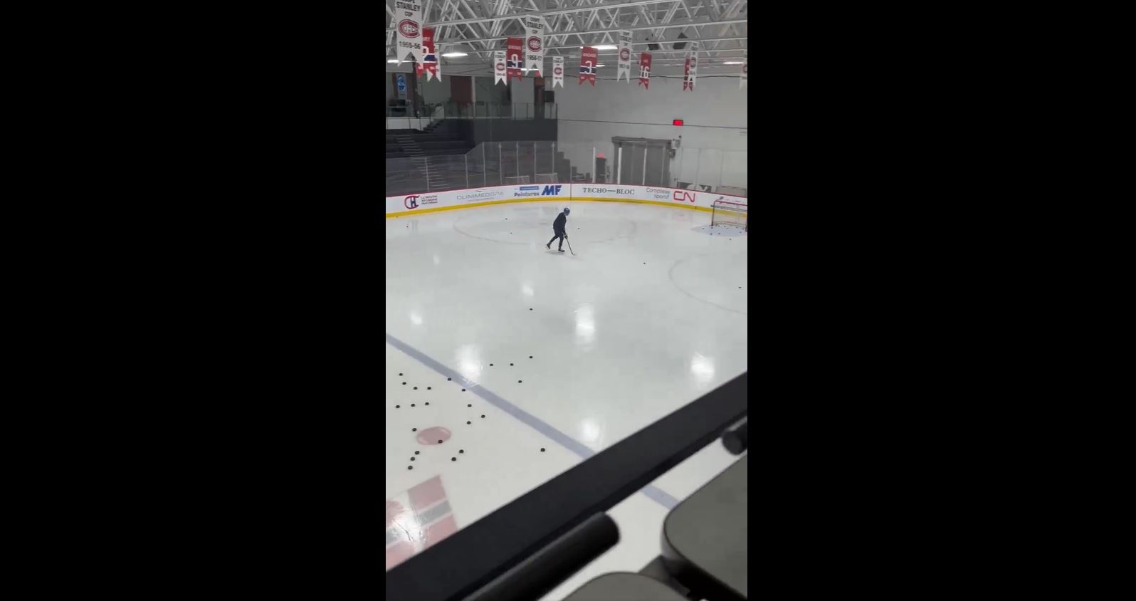 Surprise à Brossard: Kirby Dach a patiné
