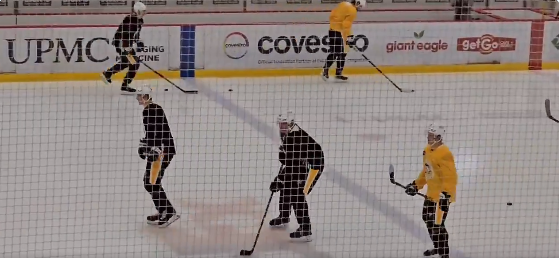 À VOIR: Jaromir Jagr chausse les patins et s’entraîne avec Sidney Crosby et sa bande