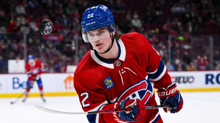 Le Canadien de Montréal vient d’annoncer que l’attaquant Cole Caufield devra rater une deuxième pratique de suite
