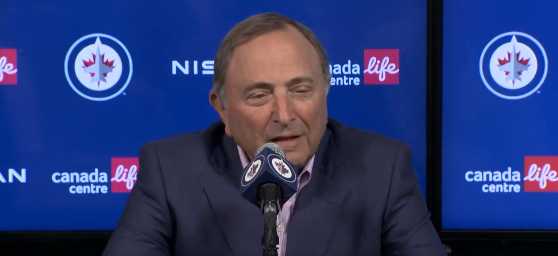 Gary Bettman s’est rendu lui-même à Winnipeg pour discuter de la situation des Jets