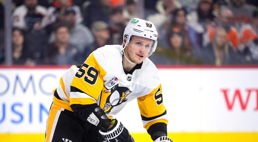 Confirmé: Jake Guentzel est échangé en Caroline