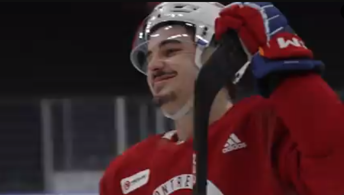 Arber Xhekaj est la cible de Kirby Dach et Christian Dvorak à l’entraînement du Canadien