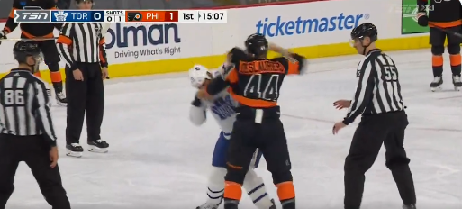 Combat : Nicolas Deslauriers a nettement le dessus sur Ryan Reaves