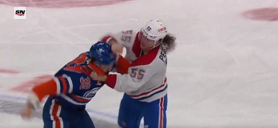 Michael Pezzetta perd sa bagarre contre Sam Carrick