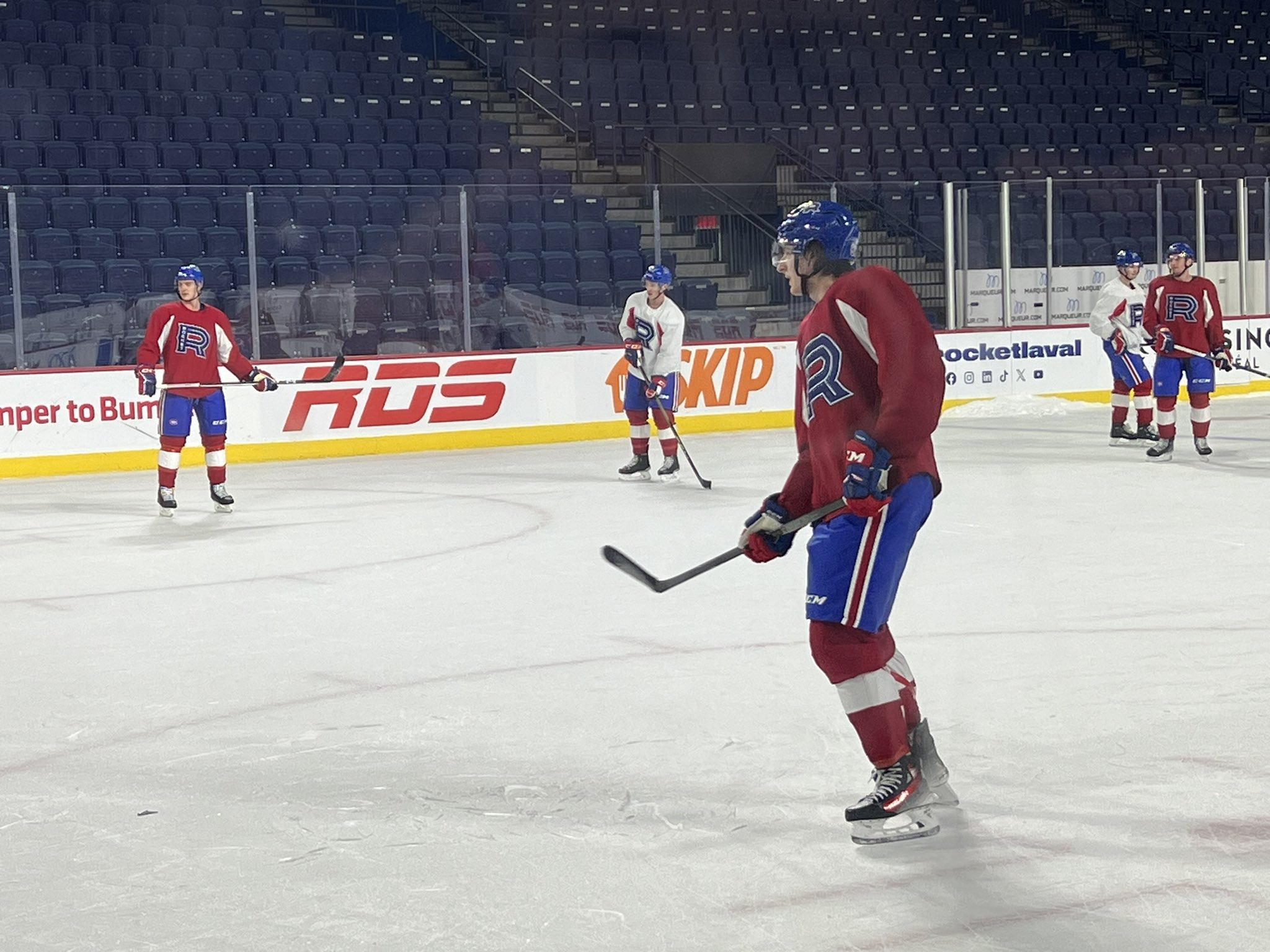 David Reinbacher jouera son premier match avec le Rocket ce soir et prendra le poste de Mattias Norlinder