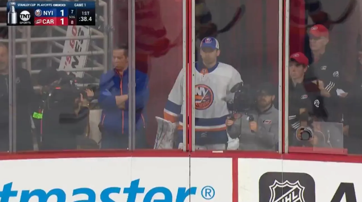 Les Islanders et Ilya Sorokin se font jouer un tour par les Hurricanes