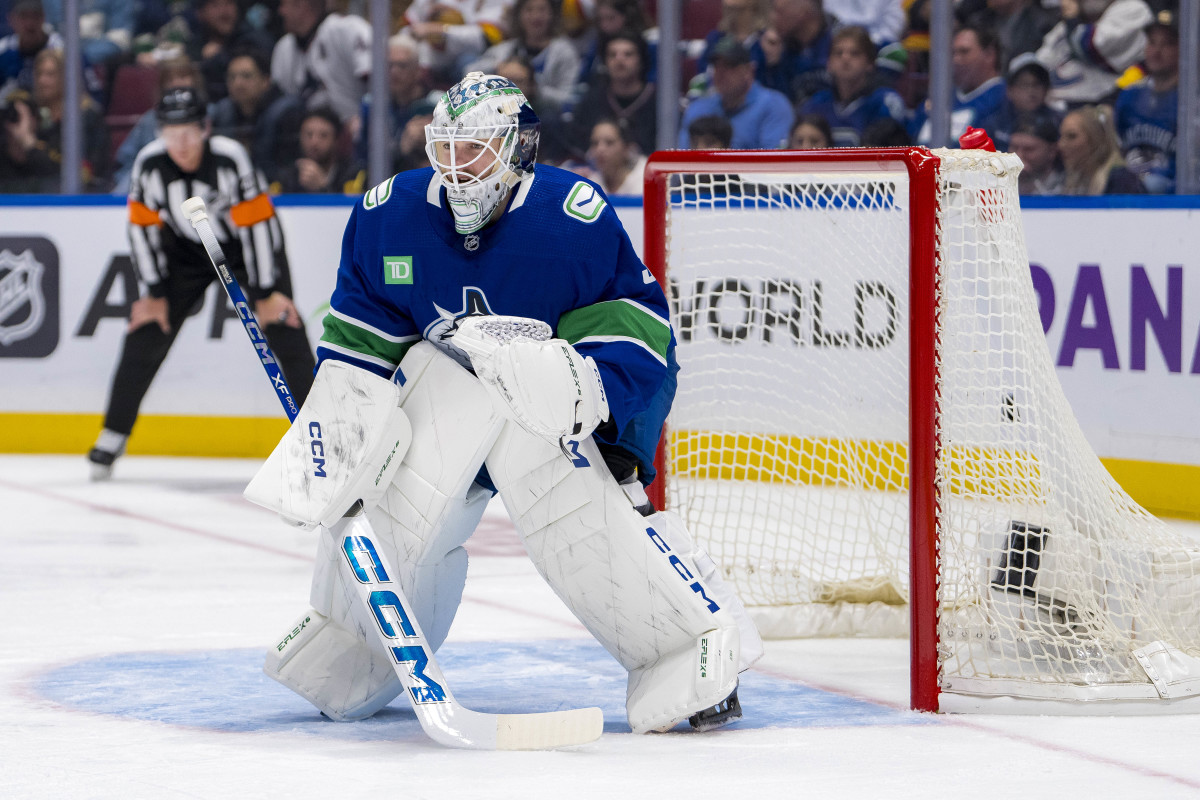 Les Canucks devront probablement choisir entre Demko et Silovs