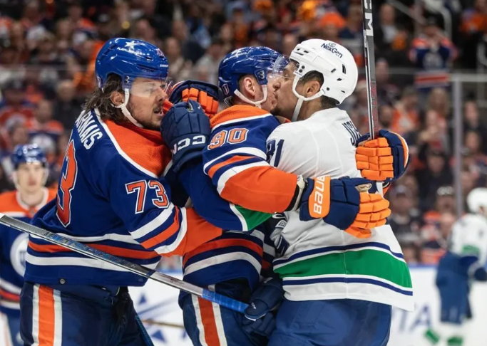 Vincent Desharnais est laissé de côté pour les Oilers le jour de sa fête