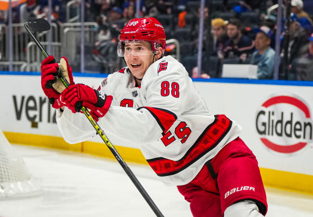 Les Hurricanes seront prêts à égaler toutes les offres hostiles à Martin Necas