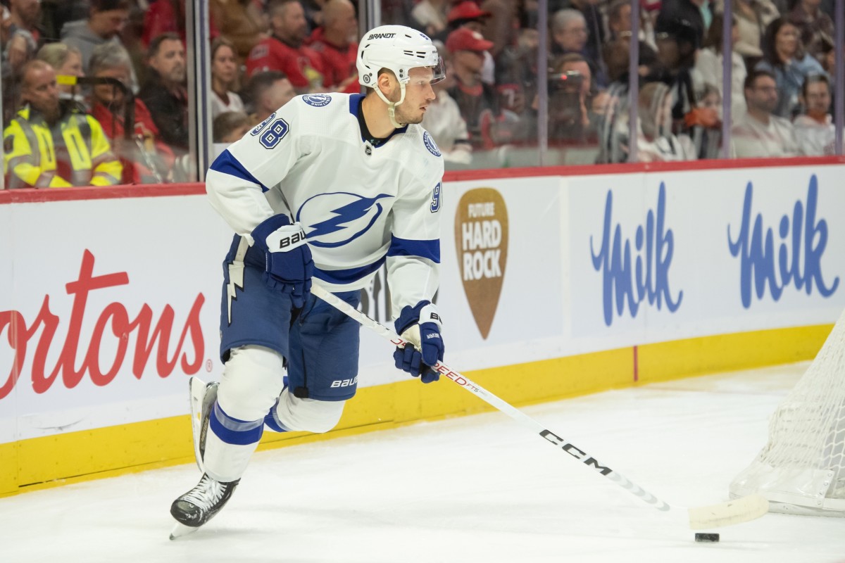 Le Lightning échange le défenseur étoile Mikhail Sergachev à Utah