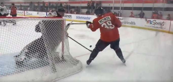 Matvei Michkov épate la galerie avec un Michigan au camp des recrues des Flyers
