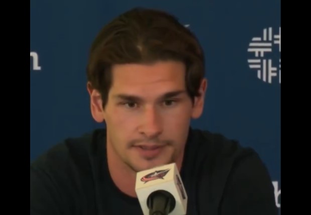 Sean Monahan discute une première fois publiquement du décès de son grand ami Johnny Gaudreau