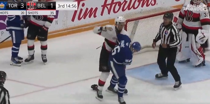 Cédric Paré se fait corriger par un Québécois des Sénateurs de Belleville