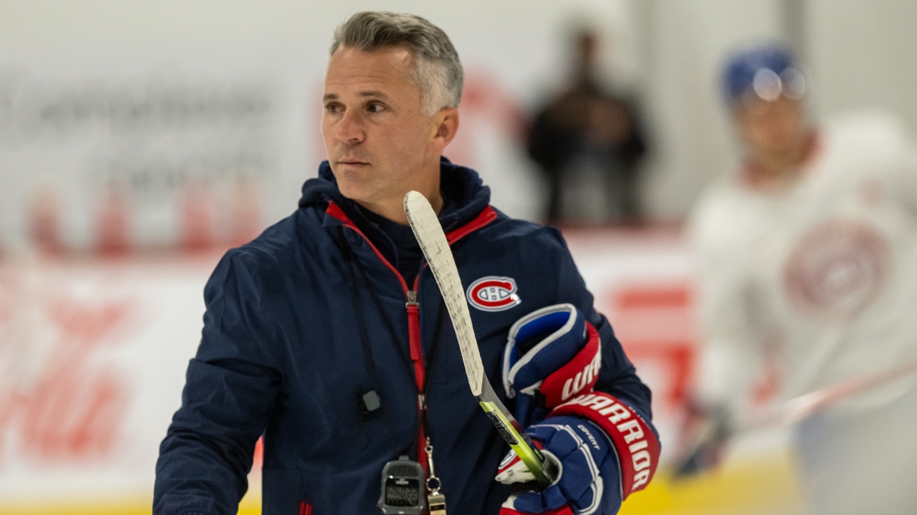 Martin St-Louis doit composer avec plusieurs absents à l’entraînement des Canadiens dont Justin Barron