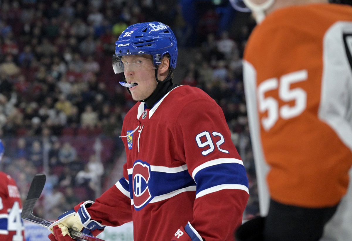 Patrik Laine va très bien et se promène maintenant sans attelle