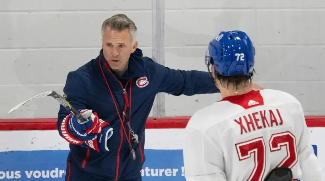 Martin St-Louis boude Arber Xhekaj, malgré la présence physique des Capitals de Washington