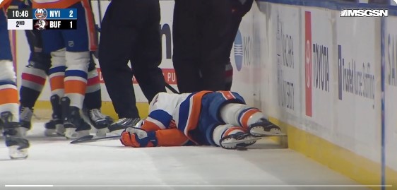 L’ex-joueur des Canadiens Mike Reilly est victime d’une malheureuse situation à la suite d’un contact