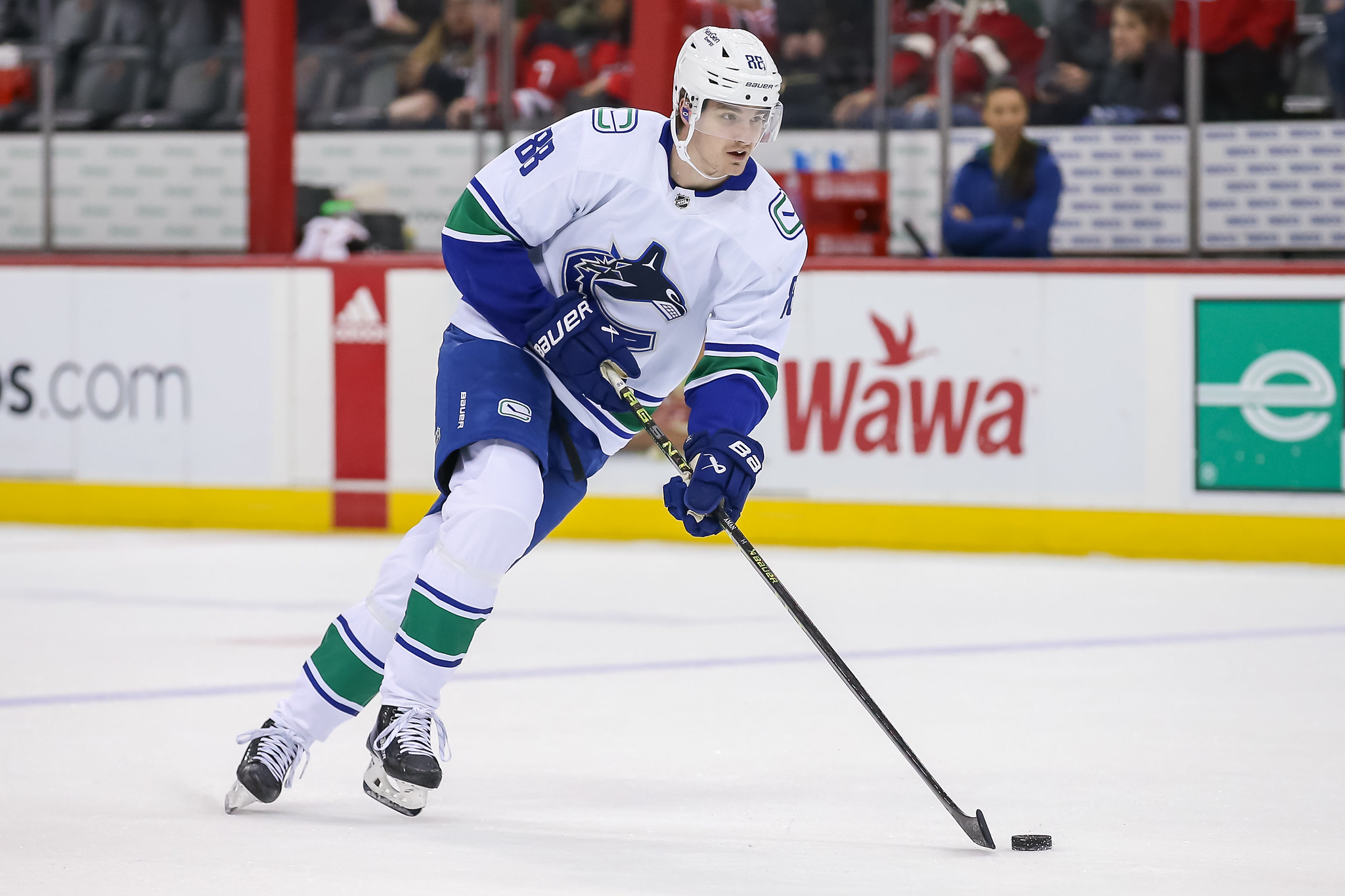 Un attaquant format géant et encore prometteur est disponible au ballottage de la Ligue nationale de hockey