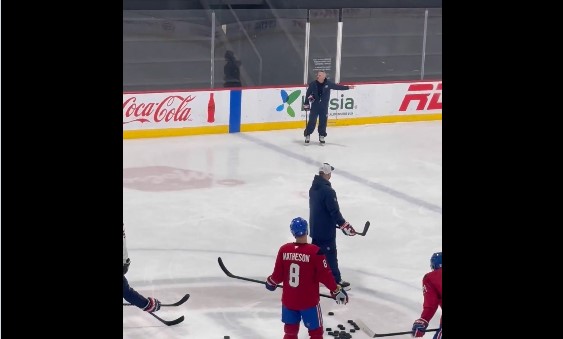 Martin St-Louis perd patience à l’entraînement des Canadiens contre ses joueurs