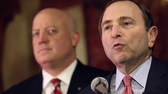 Le remplaçant de Gary Bettman serait déjà identifié dans la Ligue nationale de hockey