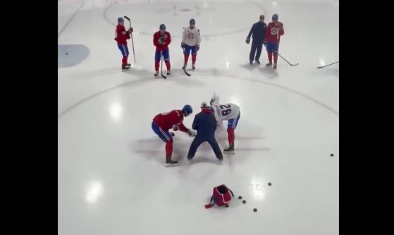Les Canadiens tentent une expérience inhabituelle avec Juraj Slafkovsky
