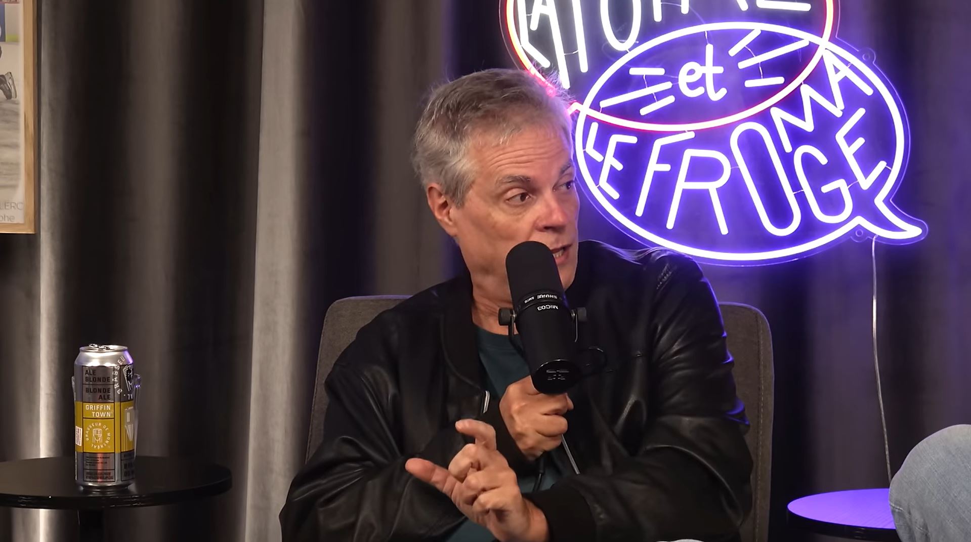 Simon Le Snake Boisvert vient de se faire engager par une équipe junior
