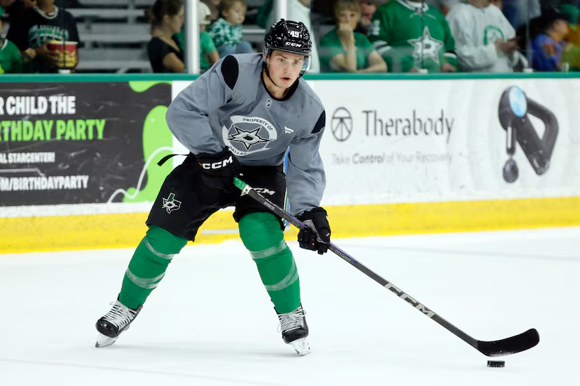 Un Québécois jamais repêché a fait ses débuts dans la LNH avec les Stars de Dallas