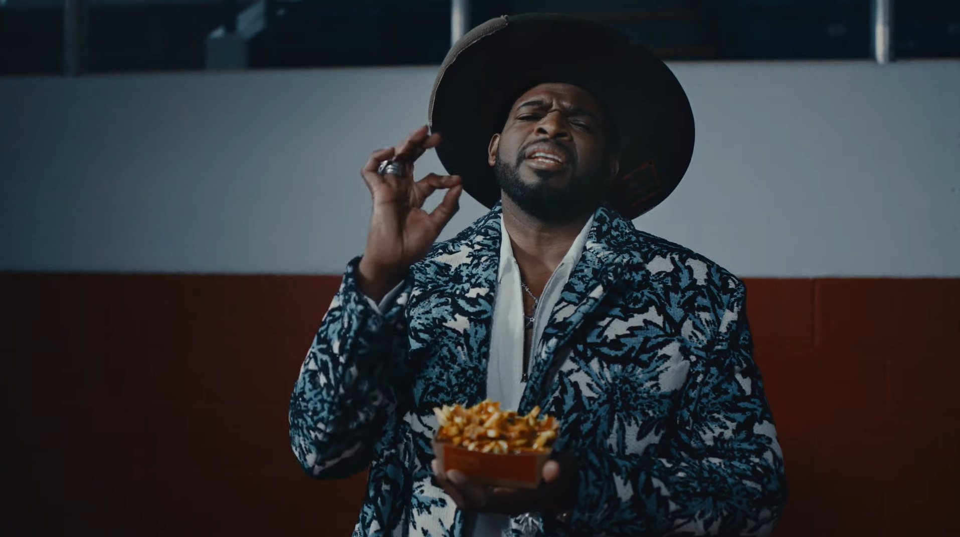 Pierre Houde et P.K. Subban dans une publicité de McDonald’s