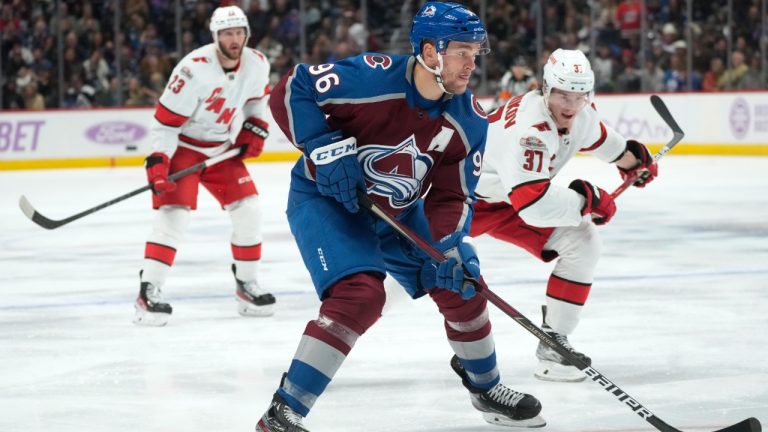 Taylor Hall et Rantanen en Caroline, Martin Necas au Colorado