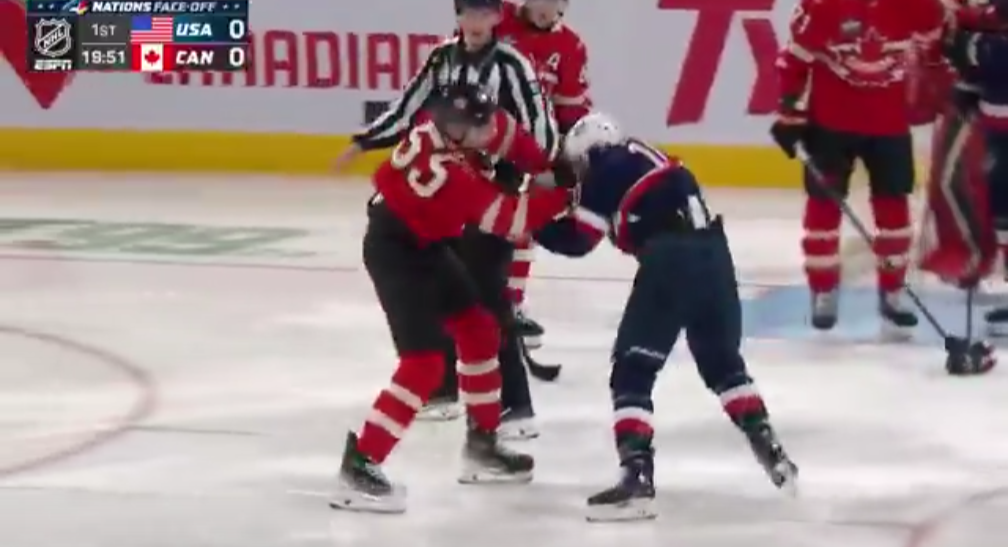 Trois combats éclatent en 9 secondes lors du match entre le Canada et les États-Unis