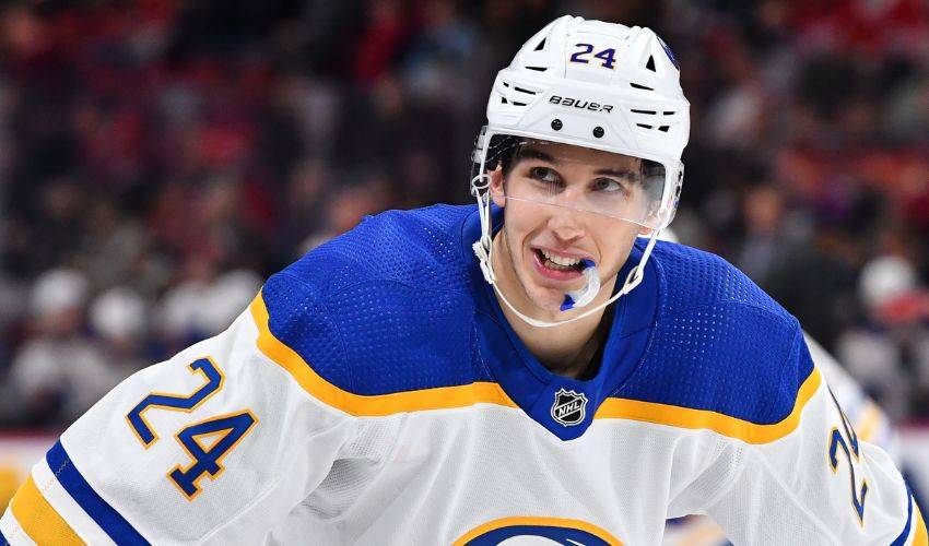 Dylan Cozens toujours dans la mire du Canadien, selon un réputé journaliste