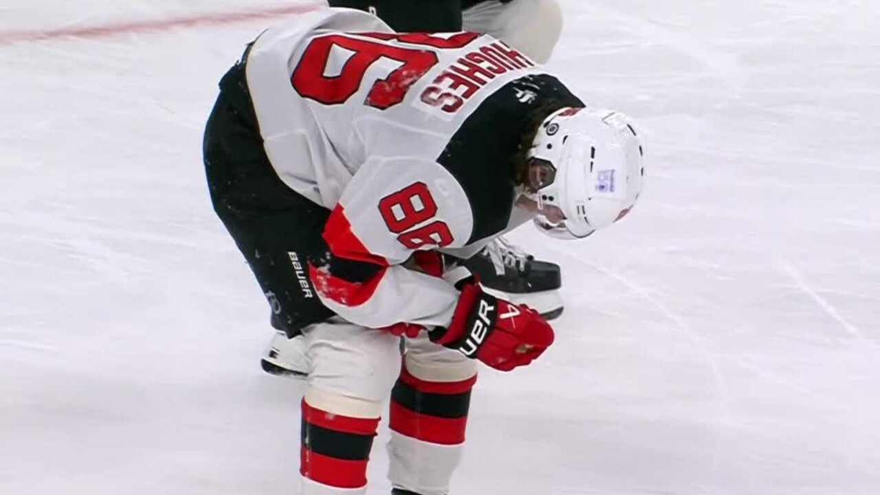 Saison terminée pour Jack Hughes? Un médecin se prononce et ça ne regarde pas bien