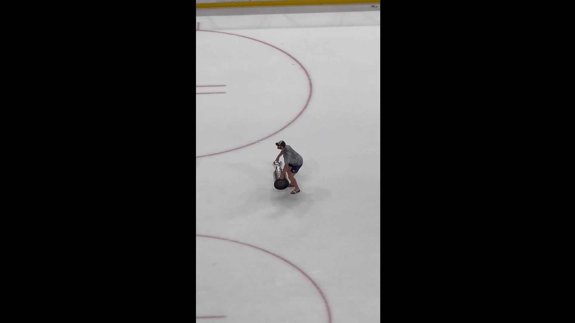 Très beau geste d’Aleksander Barkov à 1h35 du matin