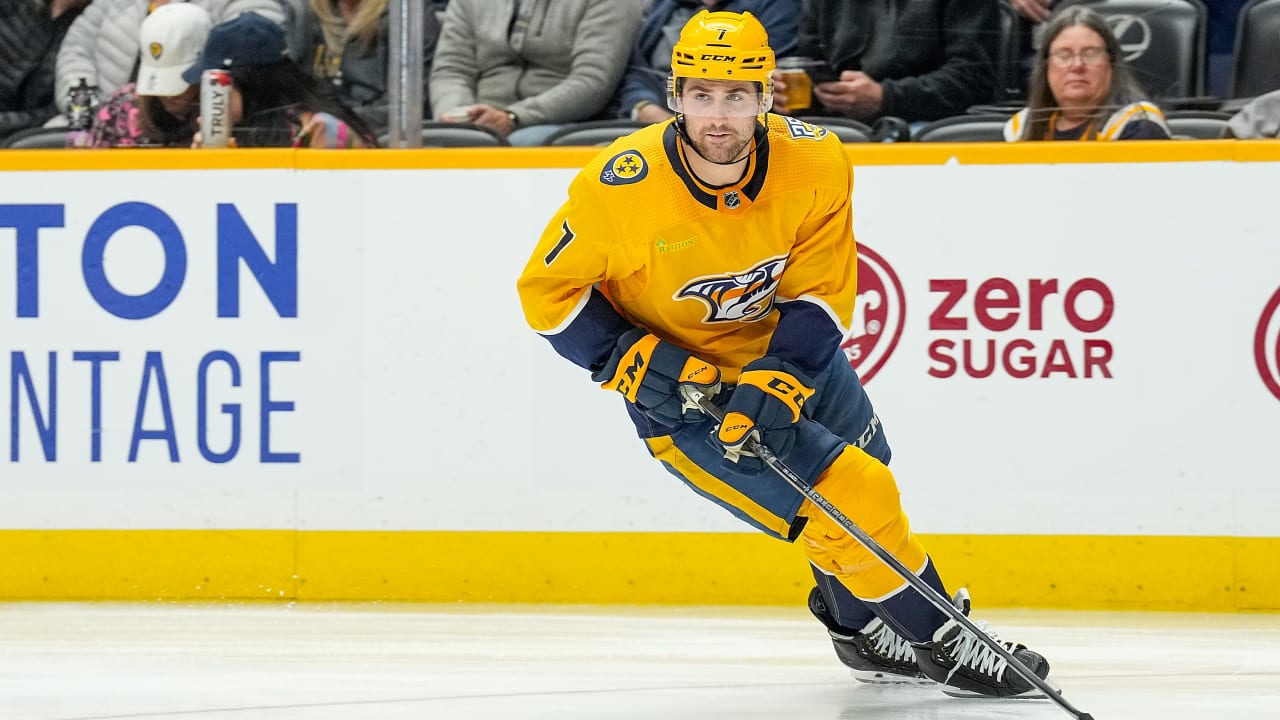 Le Canadien signe Sean Farrell et un défenseur