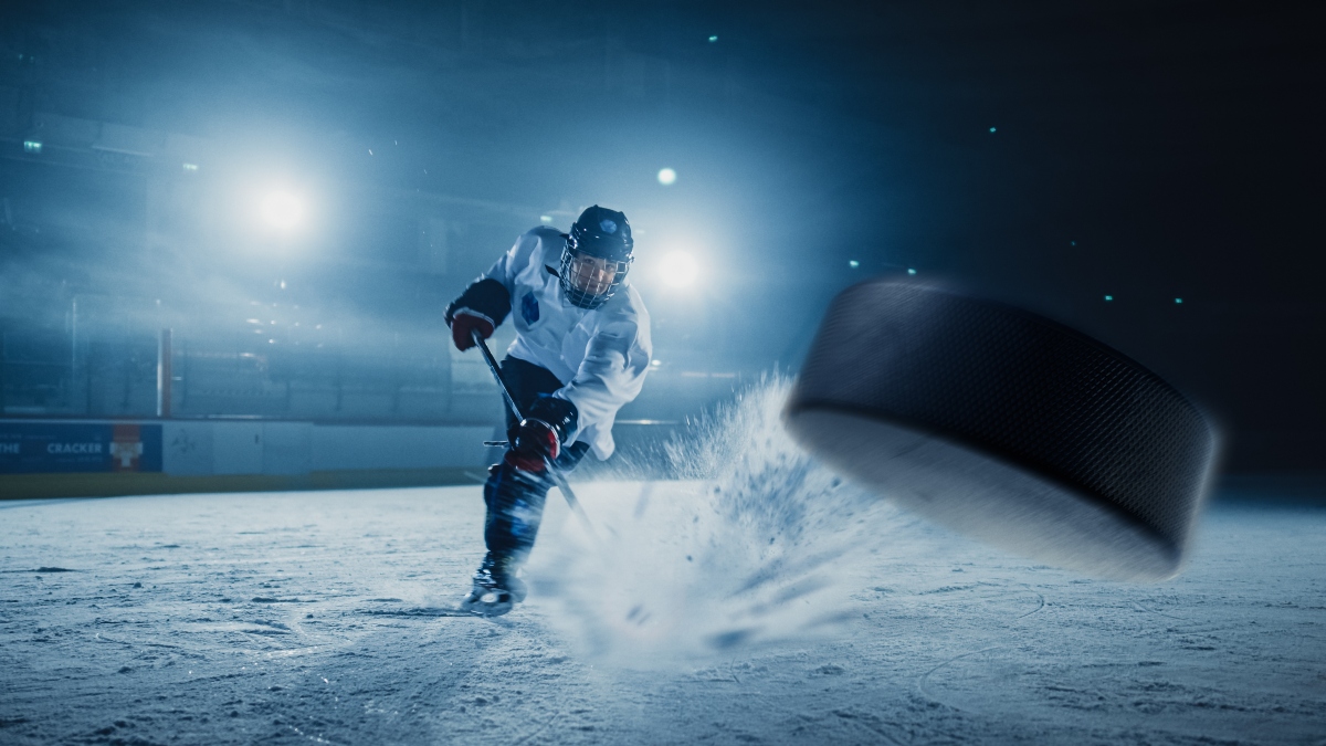 Trois entraîneurs de hockey arrêtés par la police