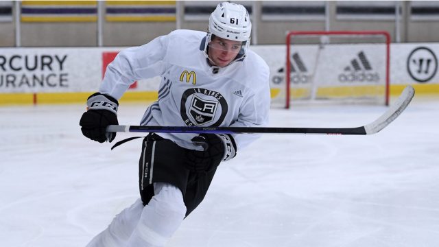 Un espoir des Kings aperçu avec des joueurs du Canadien