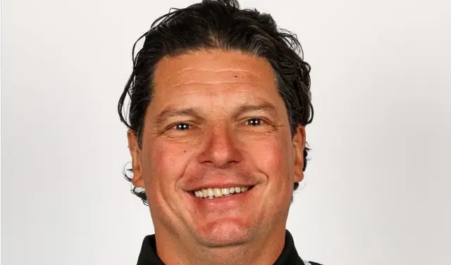 Un populaire arbitre de la LHJMQ perd la vie