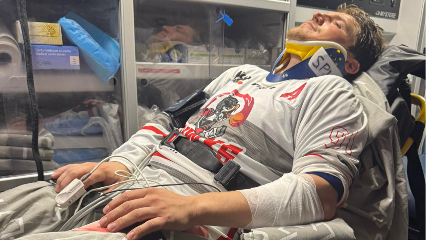 Maxime St-Cyr victime d’un coup salaud dans la Ligue nationale de hockey balle