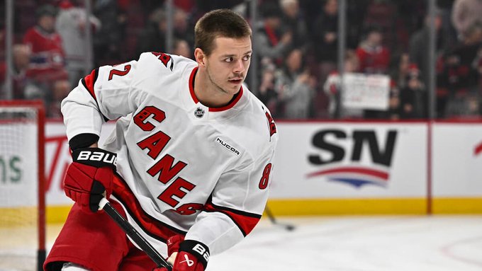 Embauche chez les Maple Leafs : Kotkaniemi débarque à Toronto