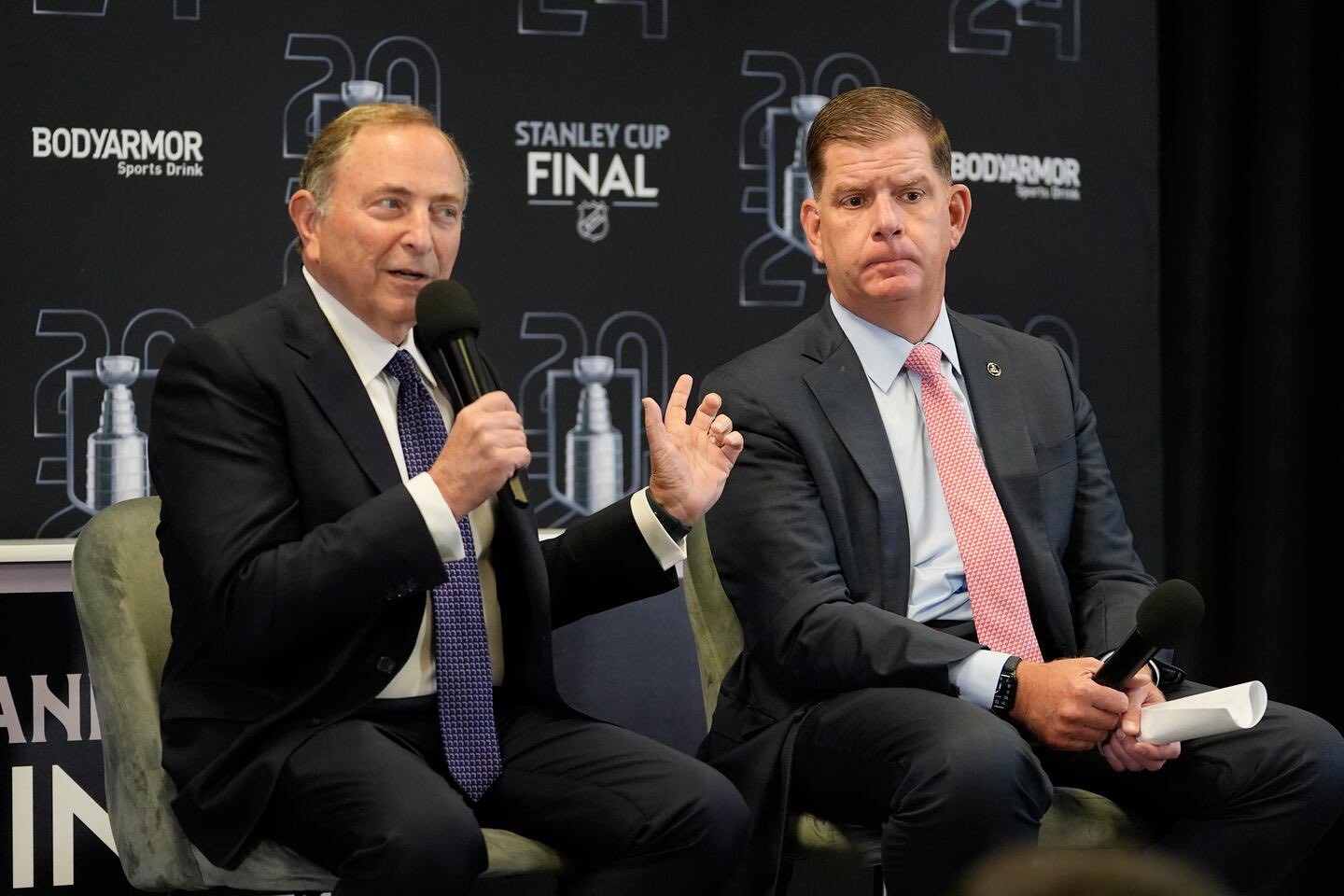 Kent Hughes commente le changement du plafond salarial en séries