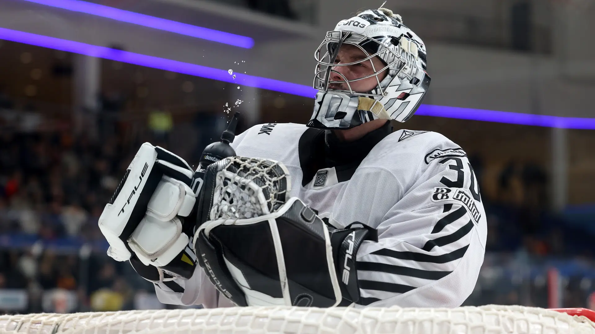 KHL: Zach Fucale pète une solide coche dans le vestiaire
