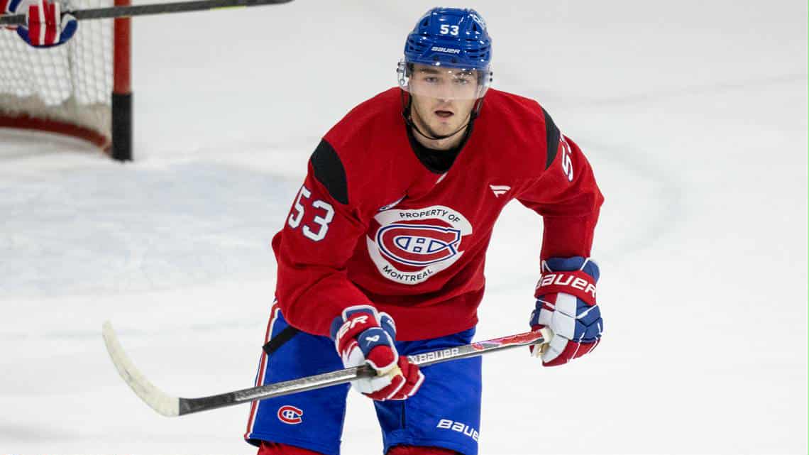 Noah Dobson est blessé et son match est terminé