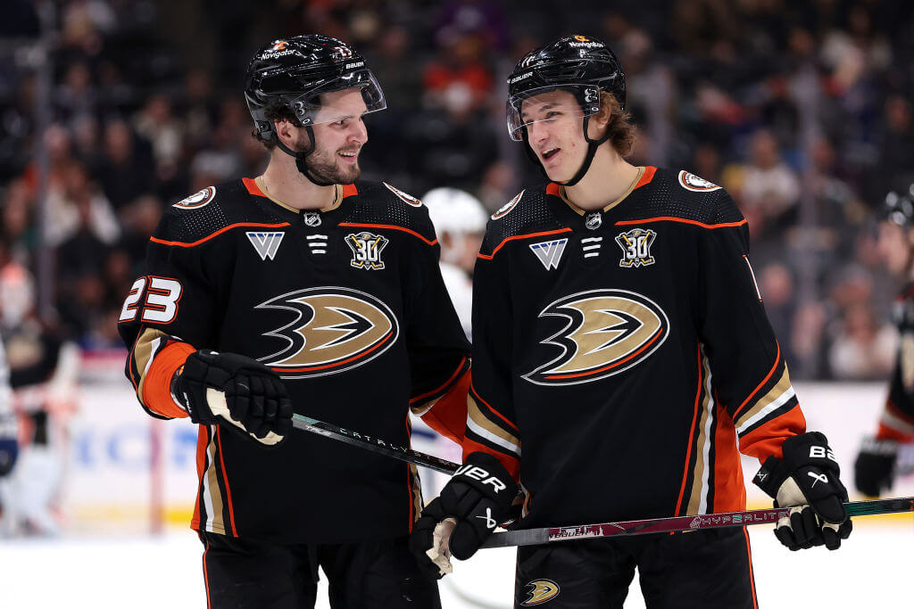 Mason McTavish signe son nouveau contrat