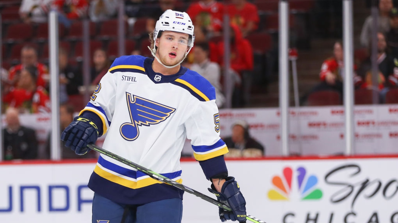 Un attaquant des Blues se place sur le programme d’aide de la LNH