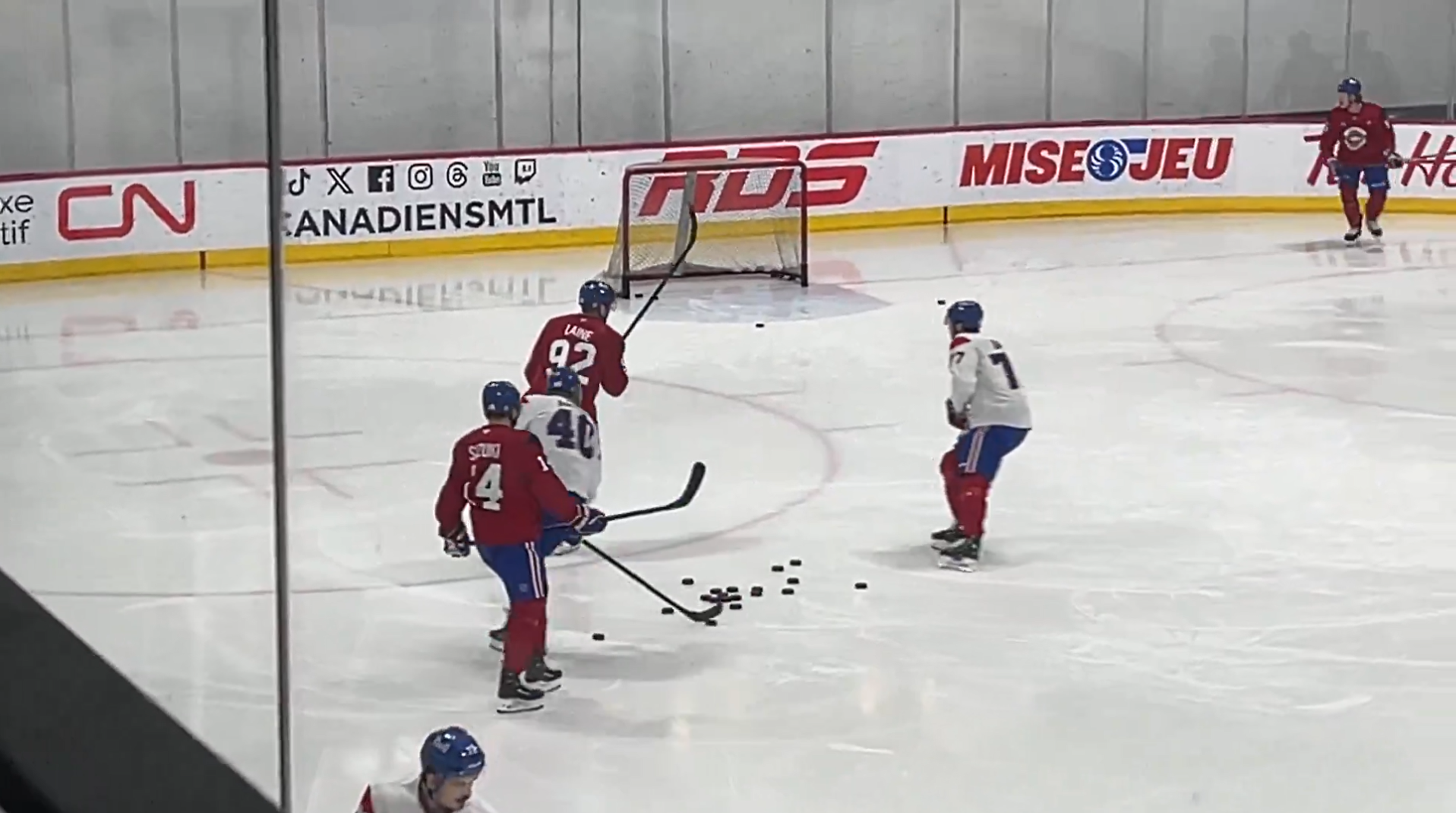 Patrik Laine vient de recevoir une solide claque au visage